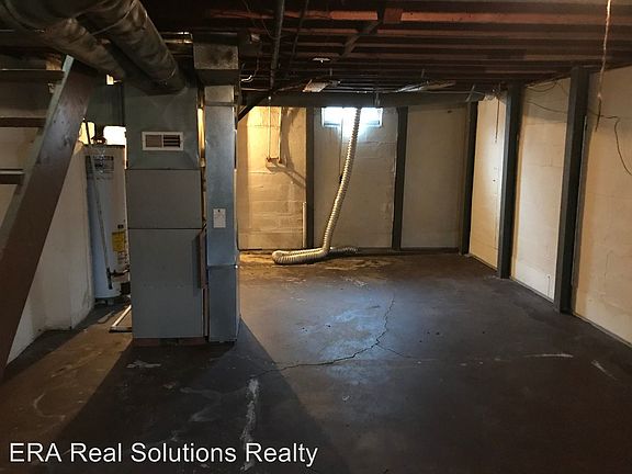 3rd image of 2077 Grasmere Ave