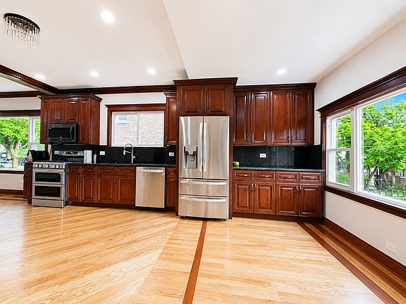 2nd image of 4552 S California Ave