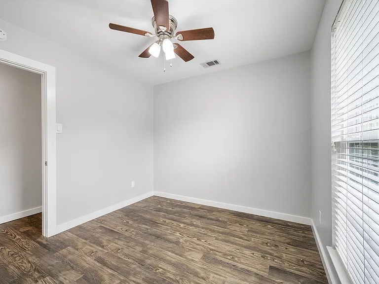 12902 Lamplight Village Ave — Photo 29