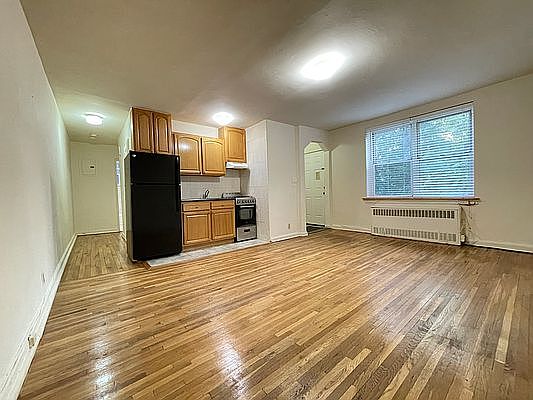 1st image of 40-04 196th St #1