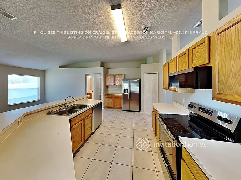 1395 Valhalla St — Photo 6