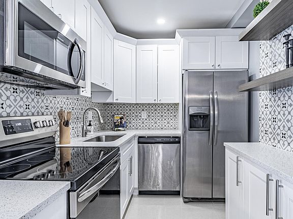 2nd image of 505 Spencer Drive #212