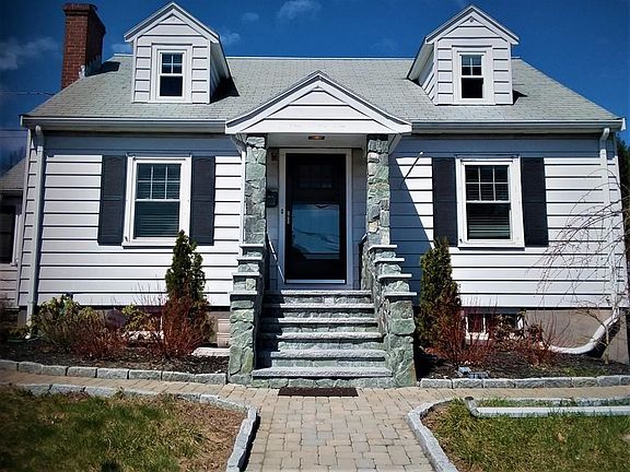 2nd image of 189 Washington St