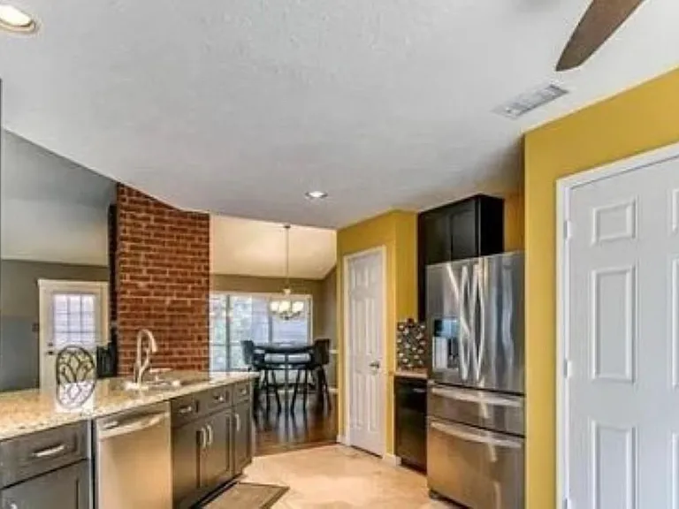 2025 Sandy Knoll Dr — Photo 3