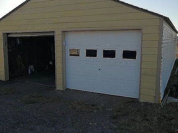 800 SQ garage