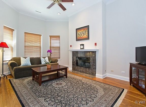 2nd image of 4009 N Kenmore Ave APT 3