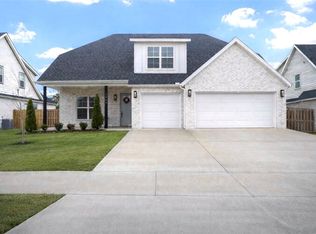 1441 Padova Ave, Tontitown, AR 72762