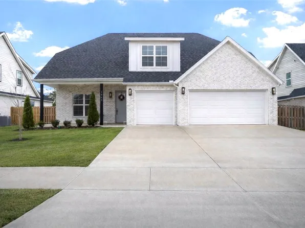 1441 Padova Ave, Tontitown, AR 72762