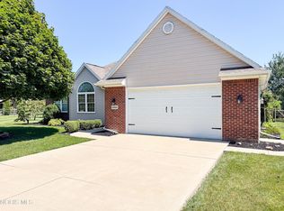4044 Edge View Dr, Oregon, OH 43616