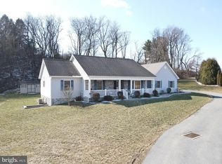 794 Fairview Rd, Mount Joy, PA 17552