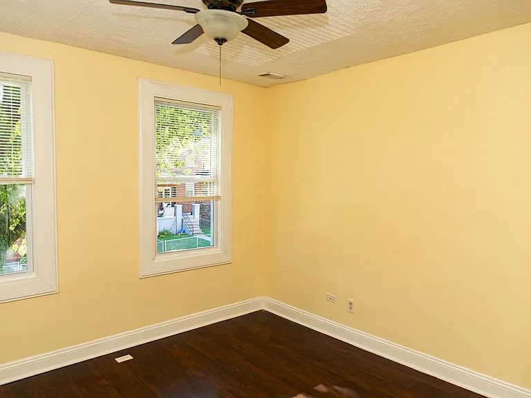 505 Denison St — Photo 4