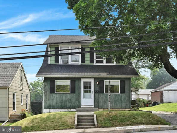 21 N Main St, Jacobus, PA 17407