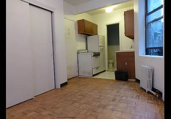 2nd image of 417 E 6th St APT 11
