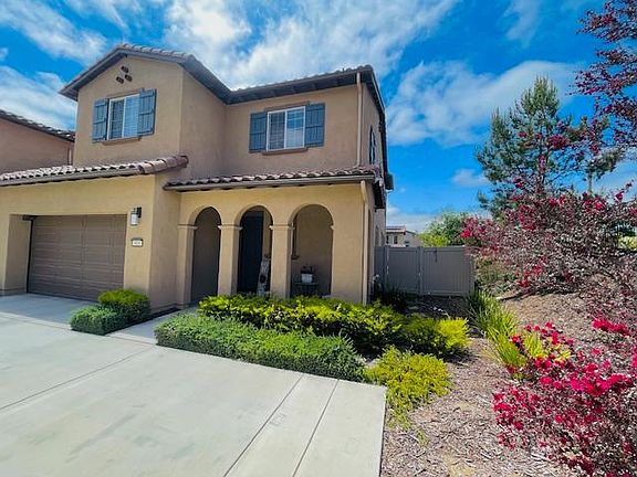 2nd image of 609 Agapanthus Way