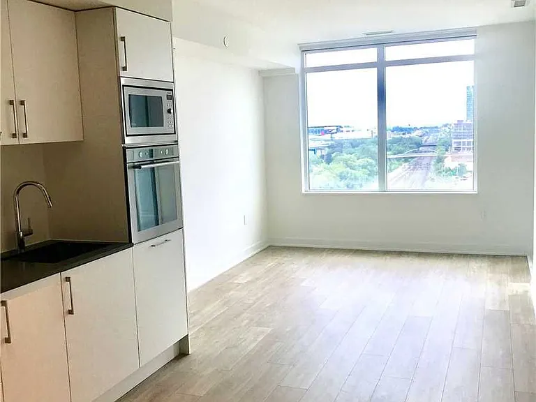 27 Bathurst St #1105W — Photo 3