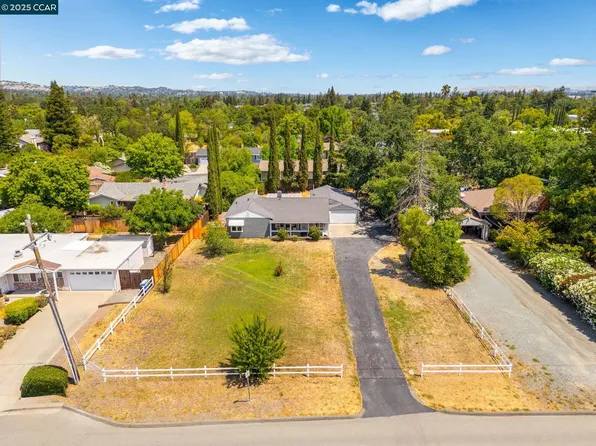 1590 3rd Ave, Walnut Creek, CA 94597