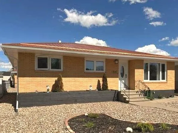 2231 W 20th Ave SE, Medicine Hat, AB T1A 3X8