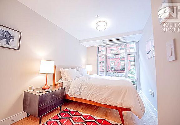5th image of 242 Elizabeth St #2