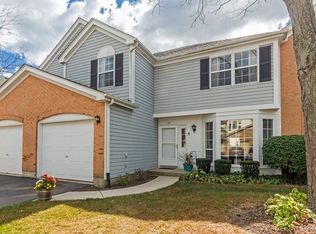 34 Lancaster Cir, Gurnee, IL 60031