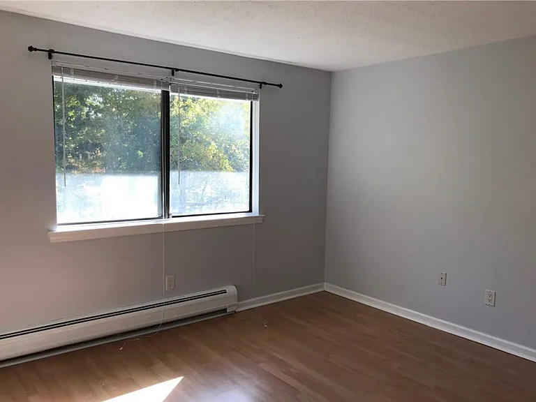 296 Meridian St #A — Photo 13
