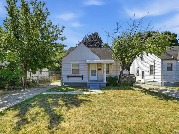 14694 Jacob Ave, Eastpointe, MI 48021