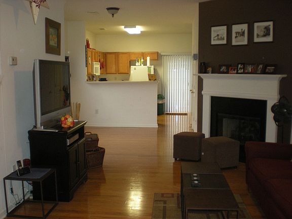 4th image of 3220 Hidden Cove Cir