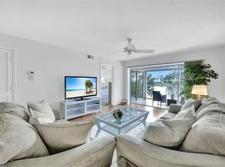 774 Wiggins Lake DR #101, NAPLES, FL 34110