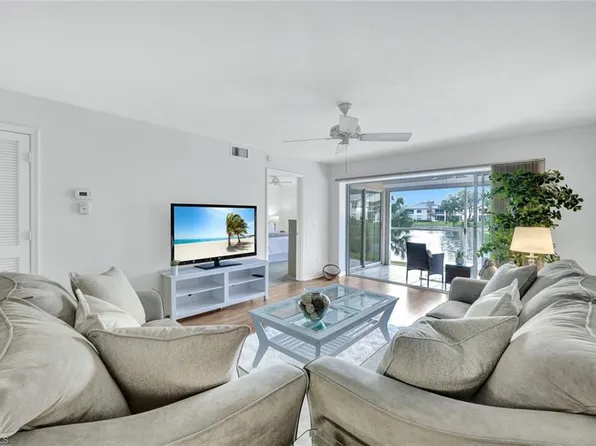 774 Wiggins Lake DR #101, NAPLES, FL 34110