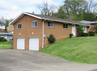 203 Robin Hood Dr, Irwin, PA