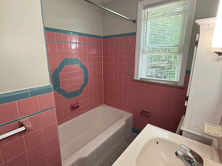 1576 Ferndale Ave #1 — Photo 18