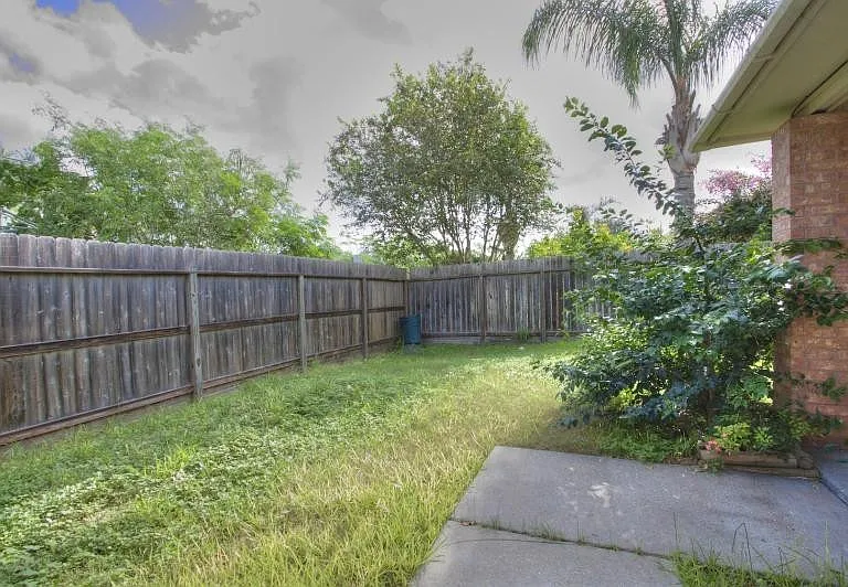 4510 Silver Hollow Dr — Photo 13