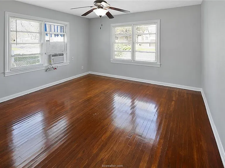 1504 Baker Ave — Photo 12