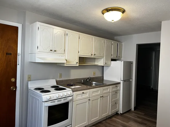 17 Cross St APT 10, Marlborough, MA 01752