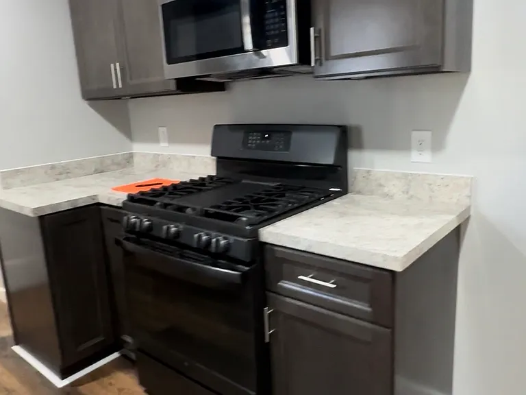 220 Chestnut St — Photo 11