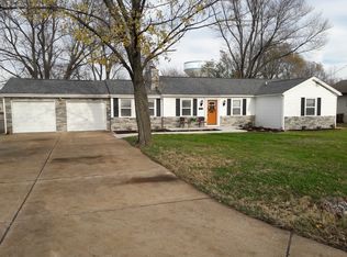 1804 Cherry Tree St, Saint Peters, MO 63376