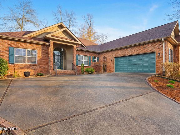 2nd image of 223 Tahlequah Dr