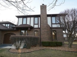 6390 W Willow Wood Dr #C1, Palos Heights, IL 60463