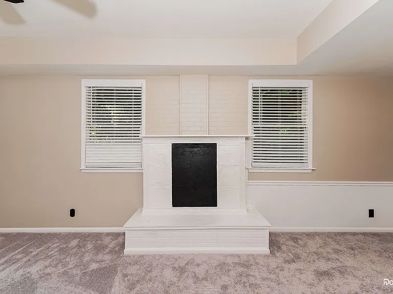 753 Vaughn Cir — Photo 5