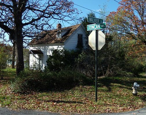 3rd image of 1609 S Duncan Ave