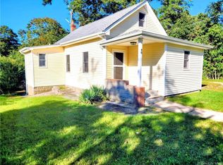 48 Maple Rd, Rocky Point, NY 11778