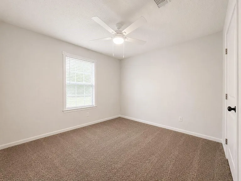 9734 Willmont Rd — Photo 11