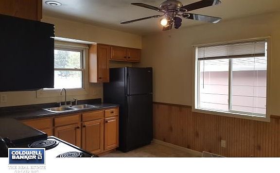 BRIGHT SUNNY KITCHEN