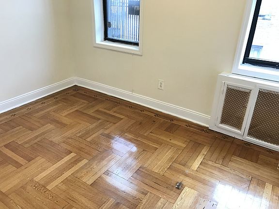 4th image of 60 Rogers Ave