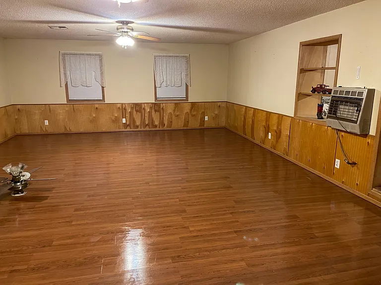 Huge Den area