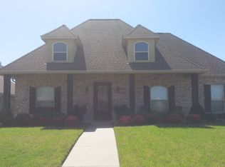 7600 Priya Blvd, Nederland, TX 77627