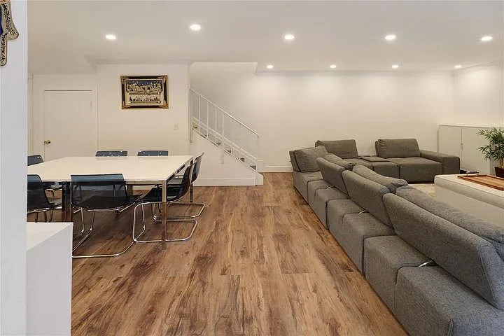 3 bed, $3,200 — Photo 4