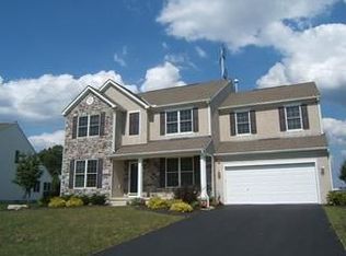 4790 Nadine Park Dr, Hilliard, OH 43026