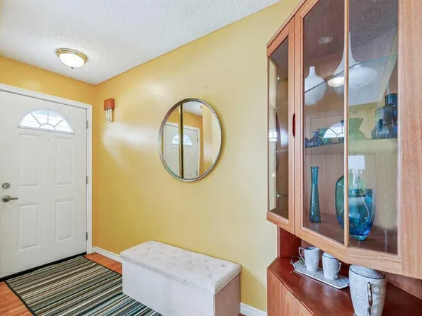 999 N Canyon Meadows Dr SW #41, Calgary, AB T2W 2S6