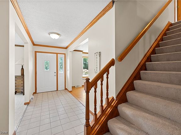 3rd image of 37959 Detroit Rd