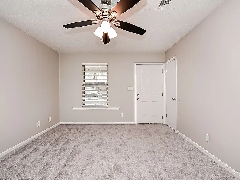 8990 Sterling Ridge Ln — Photo 6